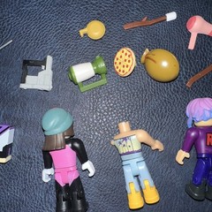 Roblox Toys Action Celebrity Mini Figures / Accessories Lot Of 20+ Pieces