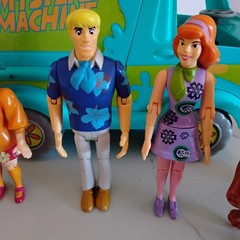 Scooby Doo 50th Anniversary Mystery Machine Van 10″ + 5 Rare Floral Design Figs.