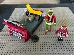 2000 Playmates Grinch Mt Crumpit Playset Jim Carrey Movie Figures Complete Sled