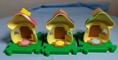 Jakks 2013 Smurfs Micro Village Garden, Water, Treasure, 19 Tiles & 10 Smurfs