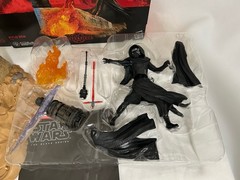Star Wars “KYLO REN” The Black Series Light-Up Centerpiece NOB