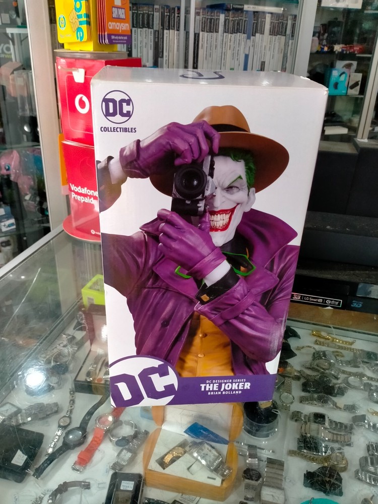 DC COLLECTABLES DC DESIGNER SERIES THE JOKER BRIAN BOLLAND IN BOX – 4490 OF 5000