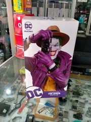 DC COLLECTABLES DC DESIGNER SERIES THE JOKER BRIAN BOLLAND IN BOX – 4490 OF 5000