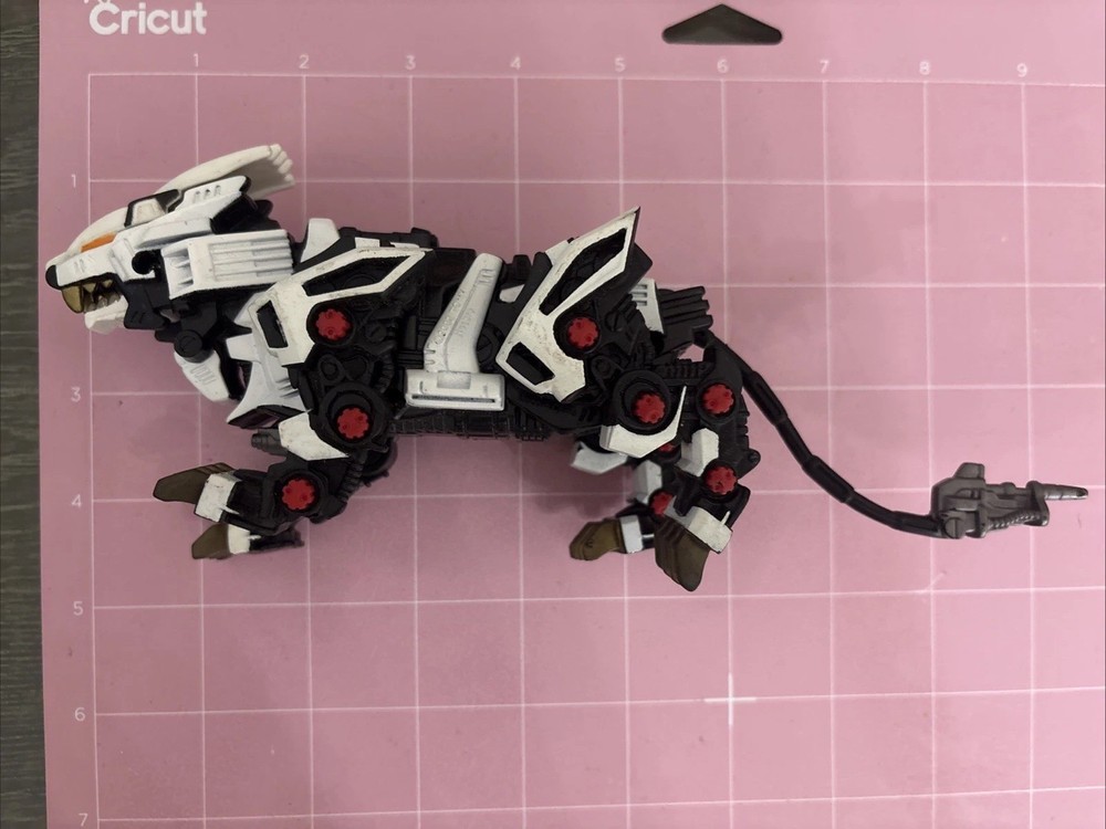 2002 Hasbro Tomy Zoids White Liger Zero Action Figure Robot Lion Tiger Not Comp