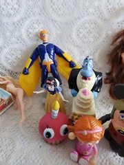 Mixed Lot Of 28 PV Random Disney And Other Mini Characters Toys Figurines