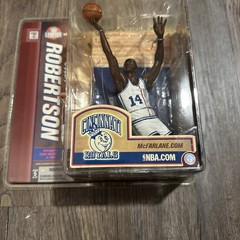 RARE!!! OSCAR ROBERTSON – CINCINNATI ROYALS – 2006 MCFARLANE – NBA LEGENDS
