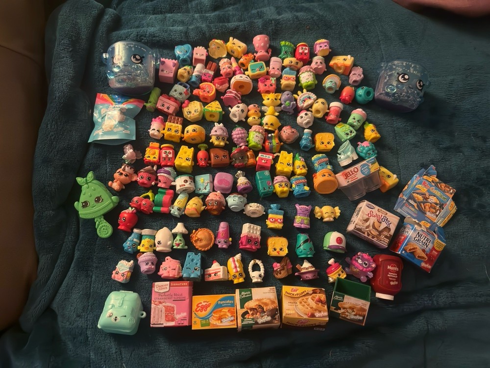 Huge Shopkins Moose Toys Lot Collection