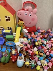 2003 Peppa Pig Figure Lot House Carry Case 75+ Figures 5 Cars Furniture Bundle