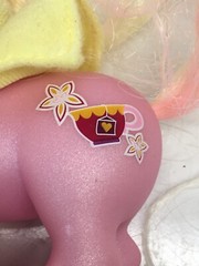 My Little Pony TEA LEAF Pretty Pony Fashions 2003 G3 Bath Robe Bunny Slippers