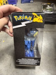 Pokemon Select Ice Cave Environment Pack Spheal Sneasel Figure Series 7 In Hand
