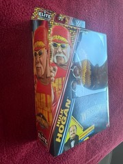 WWE Elite Wrestlemania Hulk Hogan new in box defender case