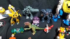 lot of Toys Marvel Transformers Minions pieces parts Lot 1 3B2