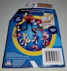 Sonic The Hedgehog 2.5” Shadow Figure with 2 Collectors Cards
