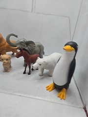 8 Multiple Toy Animals