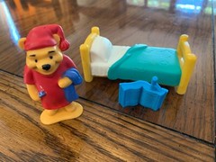 Vintage Disney Winnie the Pooh 3″ PVC Figure Set Bed time Sleepy Night Bed Book