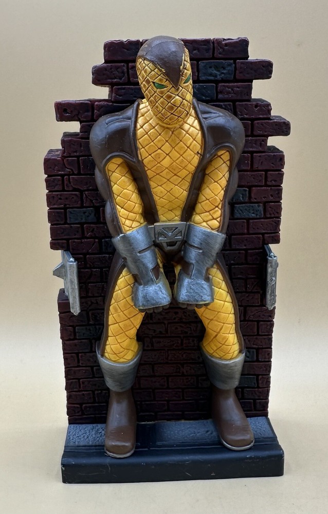 Toy Biz Spider-man Shocker in Burglar Trap – Figure Shocker Only *incomplete