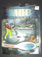 Hasbro 2002 Men In Black II ” SCRAD & CHARLIE ” MIP & NOS
