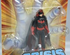 MATTEL DC UNIVERSE CRISIS SERIES 1 BATWOMAN 4″ ACTION FIGURE #13 2008 NEW SEALED