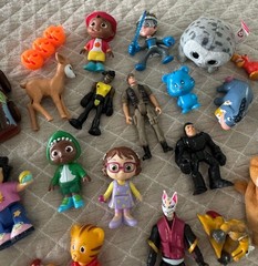 Random Mixed Toy Lot 25 Mix Variety Disney, Happy Meal, Action Figures Mini Toys