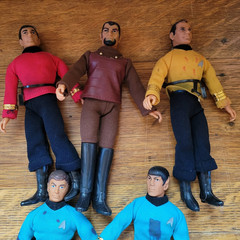Lot of (14) vintage MEGO figures , solid bodies and accessories – DC, Star Trek+
