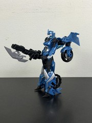 Transformers Prime Robots in Disguise Deluxe Arcee Autobot Action Figure Hasbro