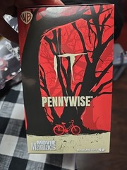 Pennywise (Welcome to Derry) 6″ Posed Figure Gold Label – McFarlane Toys