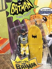BATMAN 1966 CLASSIC TV SERIES SURFS UP BATMAN FIGURE MOVIE RETRO DC COMICS NECA