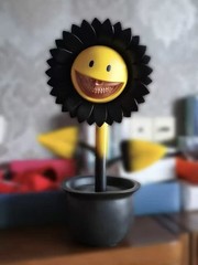 Ron English Apportfolio Black flowerpot Sunflower Potted Ornament Art toy