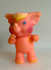 Vintage SOMA Wonderzoo Rainbow Love Pets Pink Elephant Glo Friends Fakie 1985