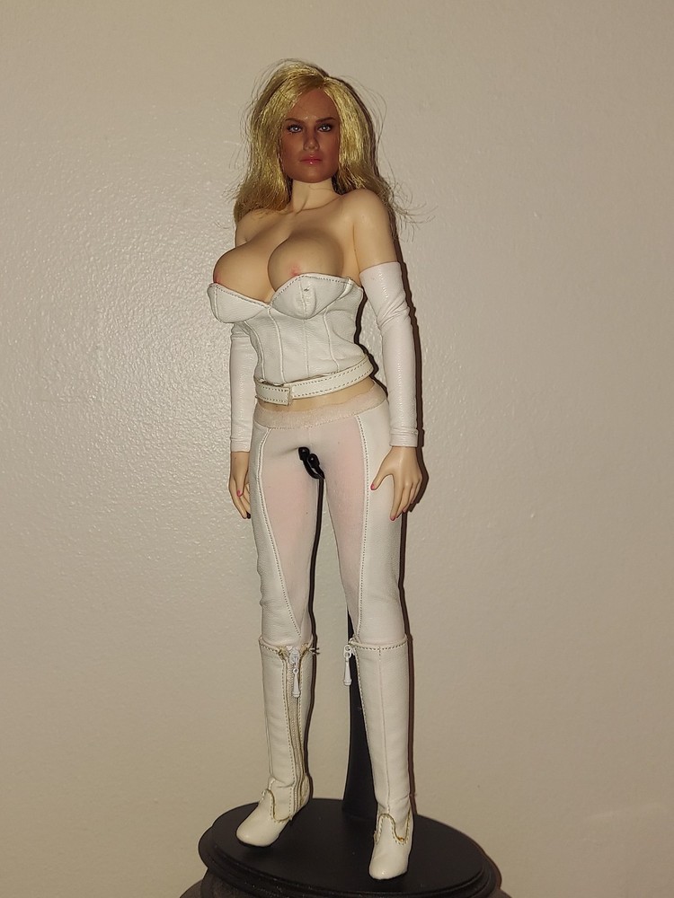 JIAOU DOLL 1/6 Pale Big Bust Seamless Body And Sun Tan Headsculpt 12″