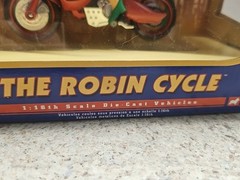 DC COMICS CORGI THE ROBIN CYCLE W/ROBIN 2005- 1:16 DIE CAST NIB