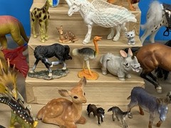 Vintage – Modern 33pc Animal Lot Plastic Rubber Resin Dragons Dinos Horses &More