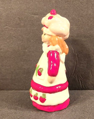 VINTAGE 1980’S STRAWBERRY SHORTCAKE CERAMIC 5 1/2 INCH FIGURINE UNBRANDED RARE