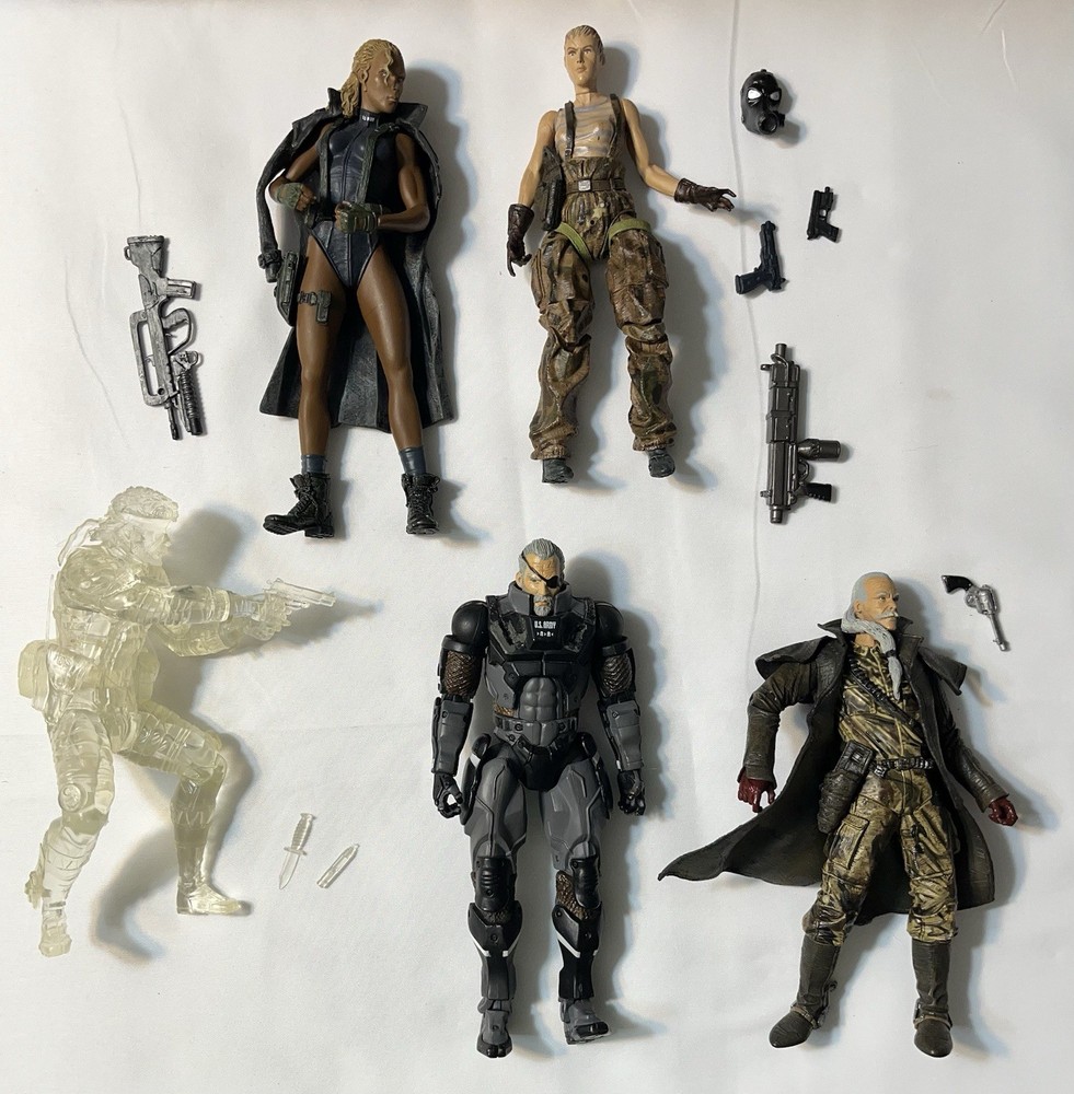 Metal gear solid McFarlane Medicom SNAKE Stealth Camouflage Action Figure Lot