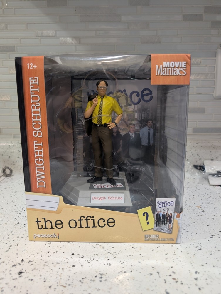 McFarlane Movie Maniacs The Office Dwight Schrute 6″ Posed Figure