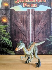 Jurassic World Hammond Collection Battle A Big Rock ALLOSAURUS & TROODON True FX
