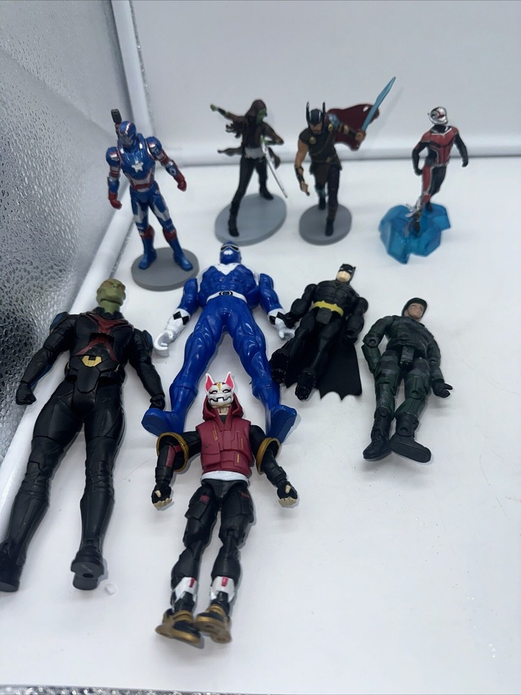 Lot Marvel Figurine Toys 3-5 Inches Total 9 Pieces