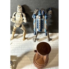 VTG Lot Of 7 Hasbro 2001 LFL 4 Action Figures and 3 Pieces.