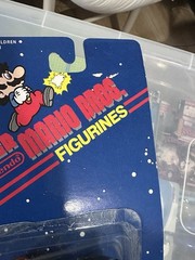 New Slightly OPEN SEAL Nintendo Super Mario Bros. Figurines With Hammer Applause