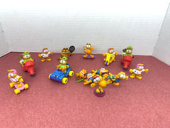 Lot of Vintage 80’s 2″ Tall Garfield Figures PVC with vehicles