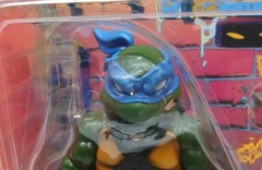Mondo Teenage Mutant Ninja Turtles LEONARDO 8″ Soft Vinyl Figure (CARD CUT DOWN)