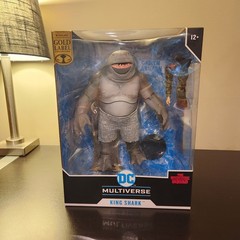 New McFarlane DC Multiverse Suicide Squad King Shark Gold Label Mega Figure