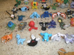 HUGE LOT OF 61 MINI POKEMON FIGURES (T125)