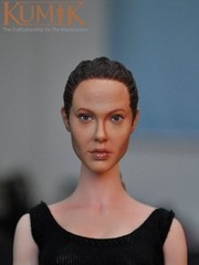 KUMIK KMF026 Custom Female Warrior Lara 2.0 1/6 Action Figure