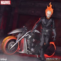 Mezco Toyz One:12 In StockMarvel Ghost Rider And Hell Cycle 1/12 Action Figure