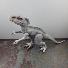 Mattel Jurassic World Dino Trackers Camouflage ‘N Battle Indominus Rex HNT63