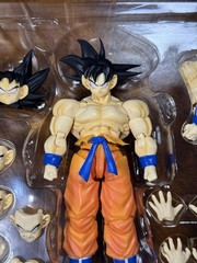 SH Figuarts Dragon Ball Z WOW Studios Son Goku Bulked Warrior Base Form *NEW*
