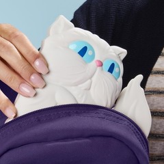 Throwing Paws – Hasbro