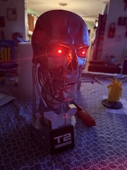 T800 BUST LIFESIZE Terminator Light Up Eyes