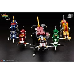 Toynami Voltron: Defender of the Universe 40th Anniversary Collector’s Set NEW